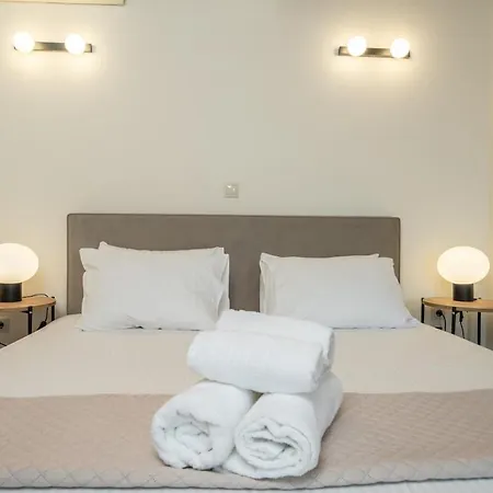 Vibes 13 Argostoli (Kefalonia)